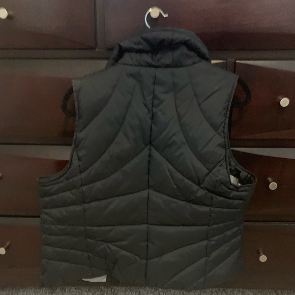 Black Kenneth Cole Reaction Sleeveless Ski Vest - Picture 2 of 2